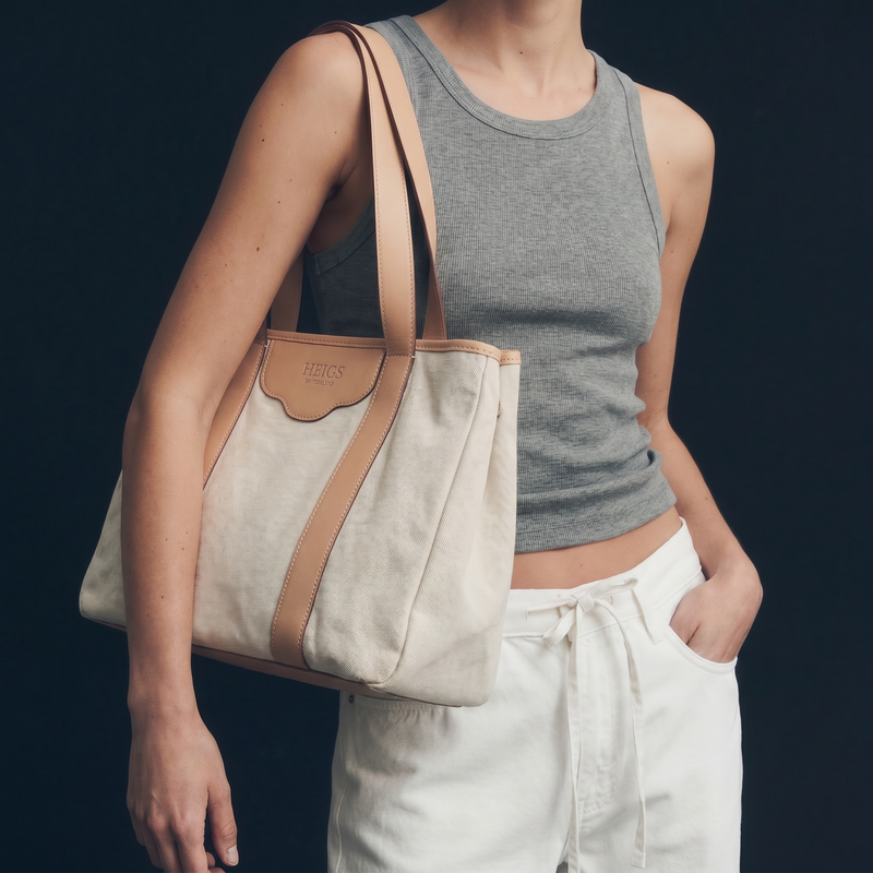 ''...à New York'' Grand Modèle Tote Bag in Natural