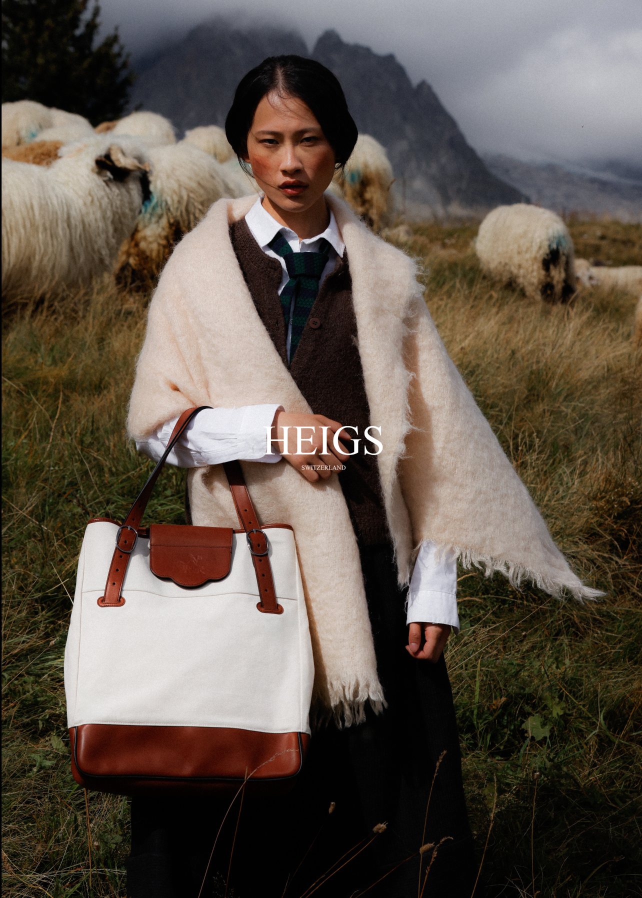 ''...À  ZURICH'' TOTE BAG IN TAWNY