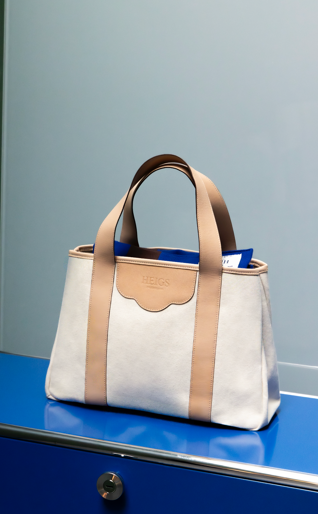 à New York Tote Bag in Beurre by HEIGS — side profile